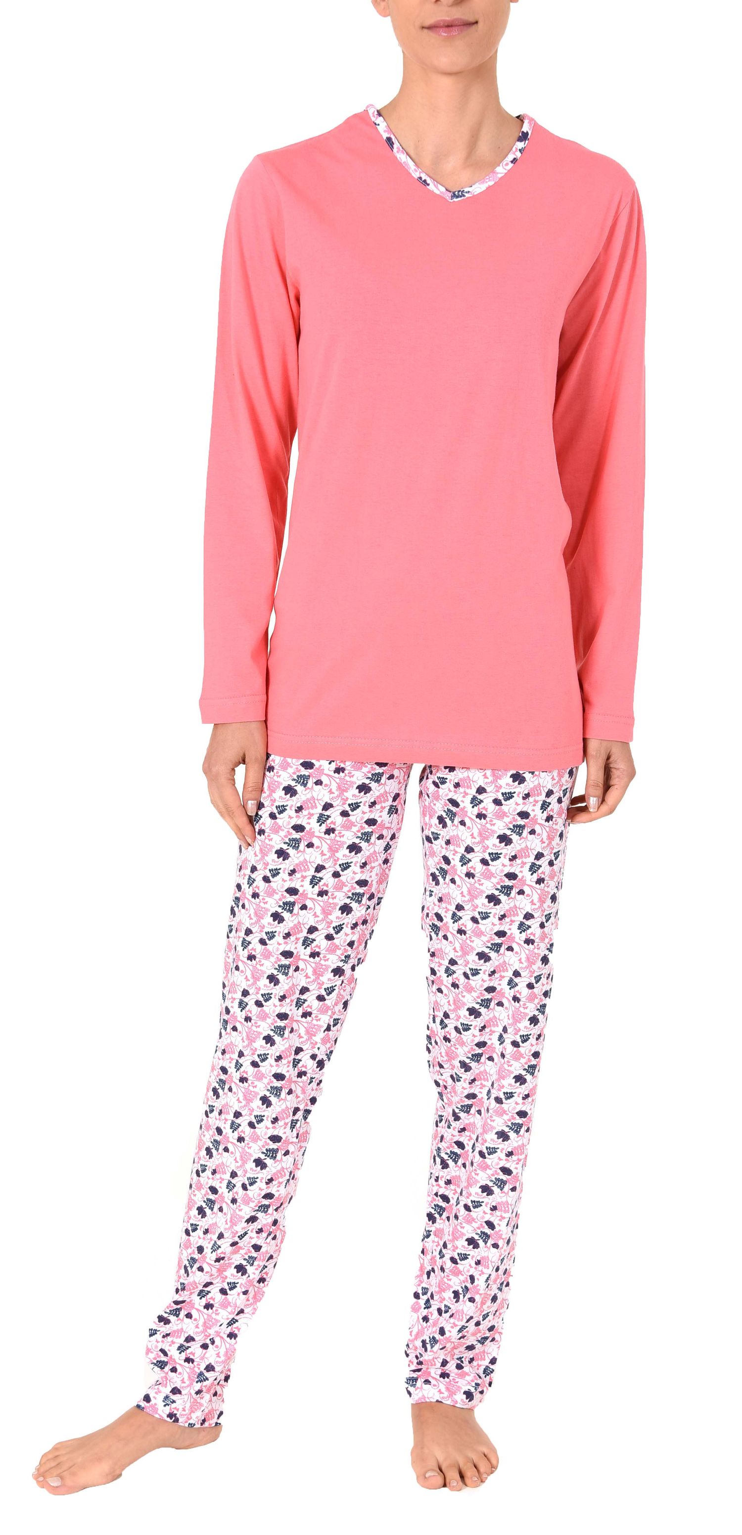 Women's long-sleeved pajamas in a floral designs,Prints also in plus sizes