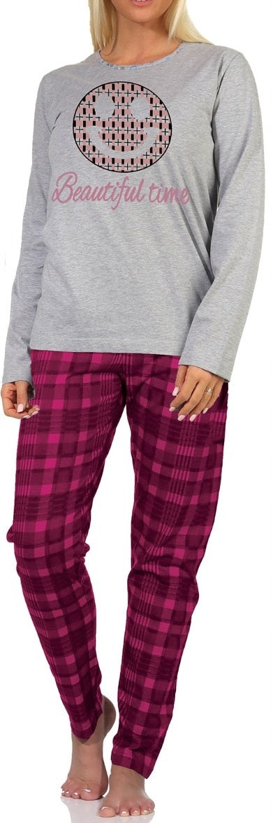 Women's long-sleeved pajamas in a floral designs,Prints also in plus sizes